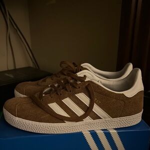 Addias Gazelle stylish pair of sneakers